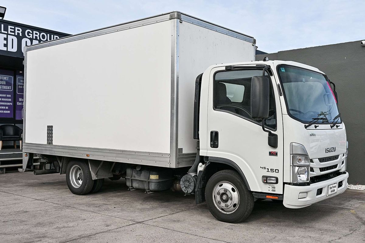 2022 Isuzu N Series NNR 45-150  4x2 MWB