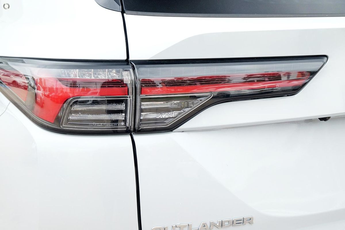2025 Mitsubishi Outlander Exceed Tourer ZM