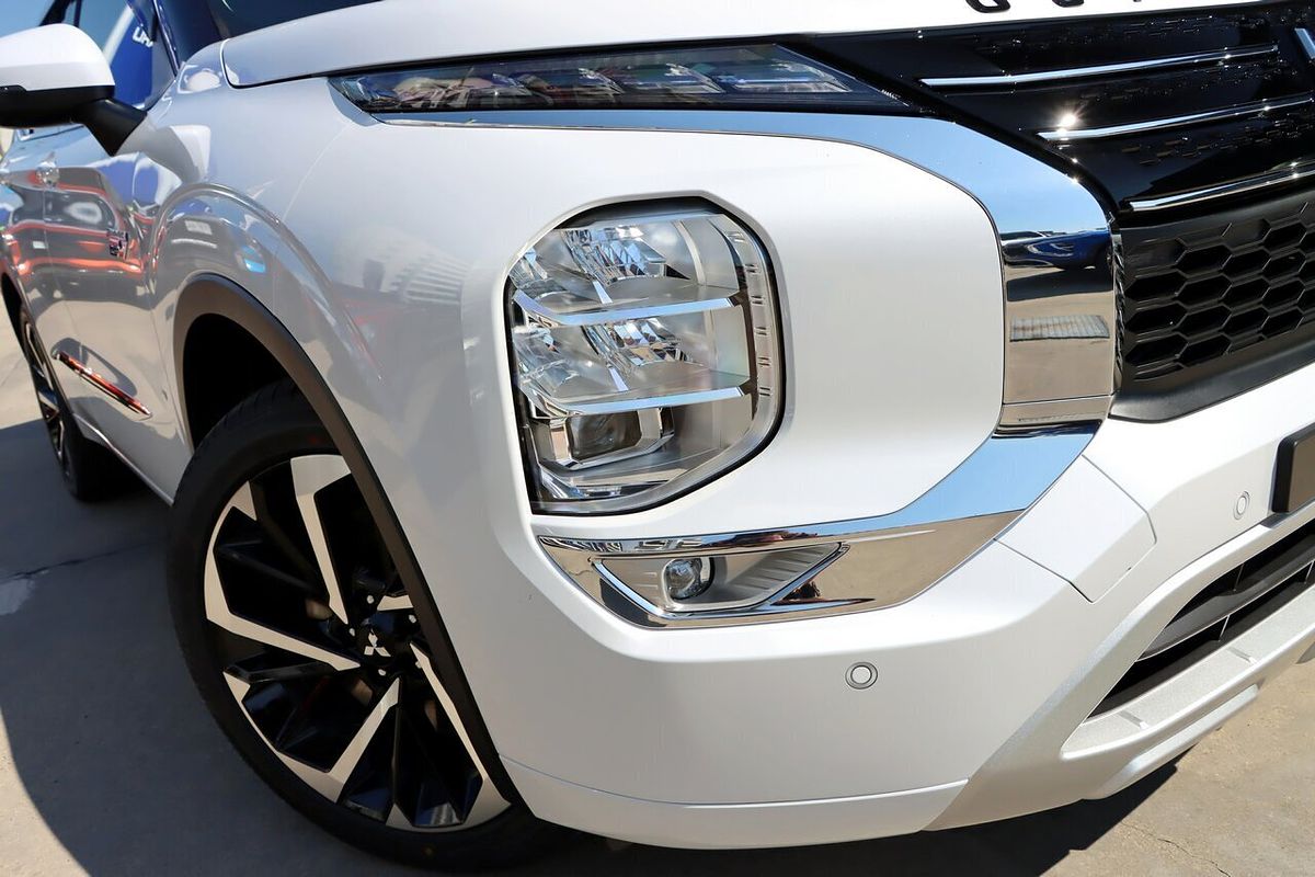 2025 Mitsubishi Outlander PHEV Exceed ZM