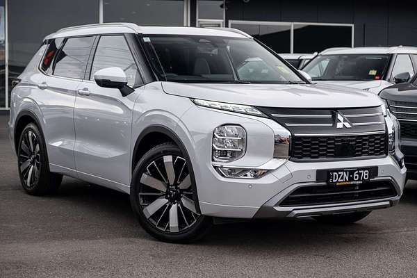 2025 Mitsubishi Outlander Exceed ZM