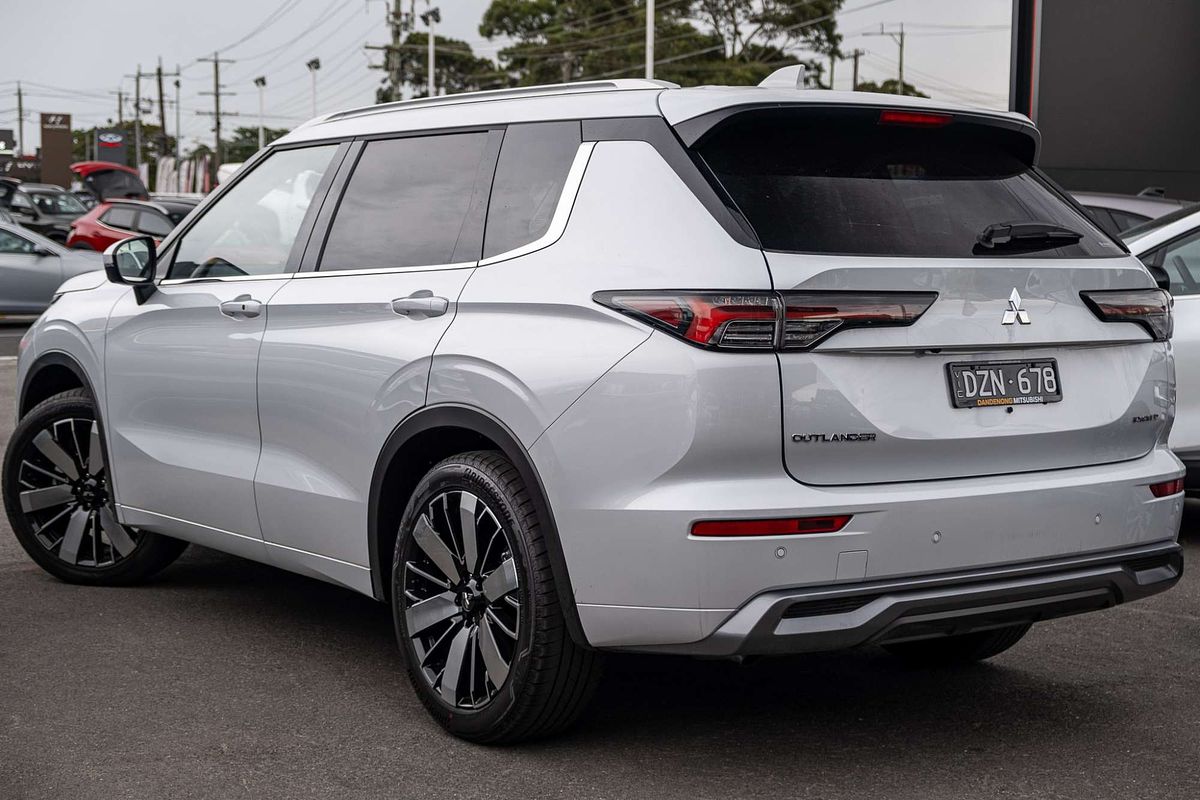 2025 Mitsubishi Outlander Exceed ZM