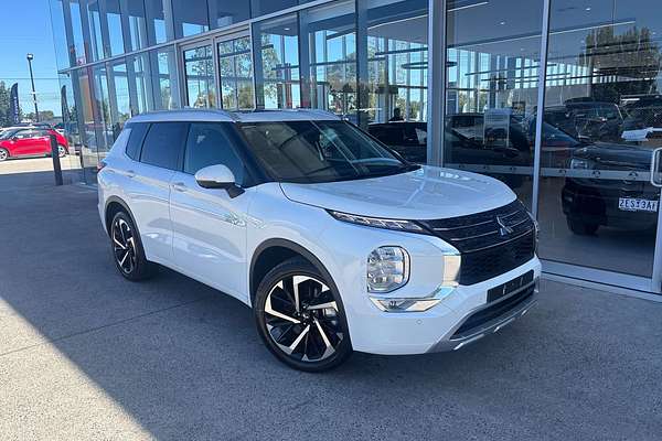 2025 Mitsubishi Outlander PHEV Exceed ZM