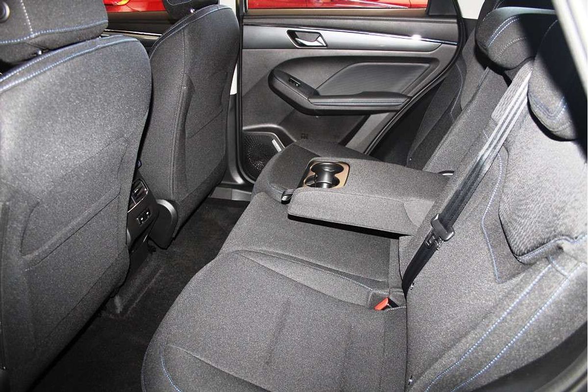 Jolion Facelift Premium Petrol Auto 4x2