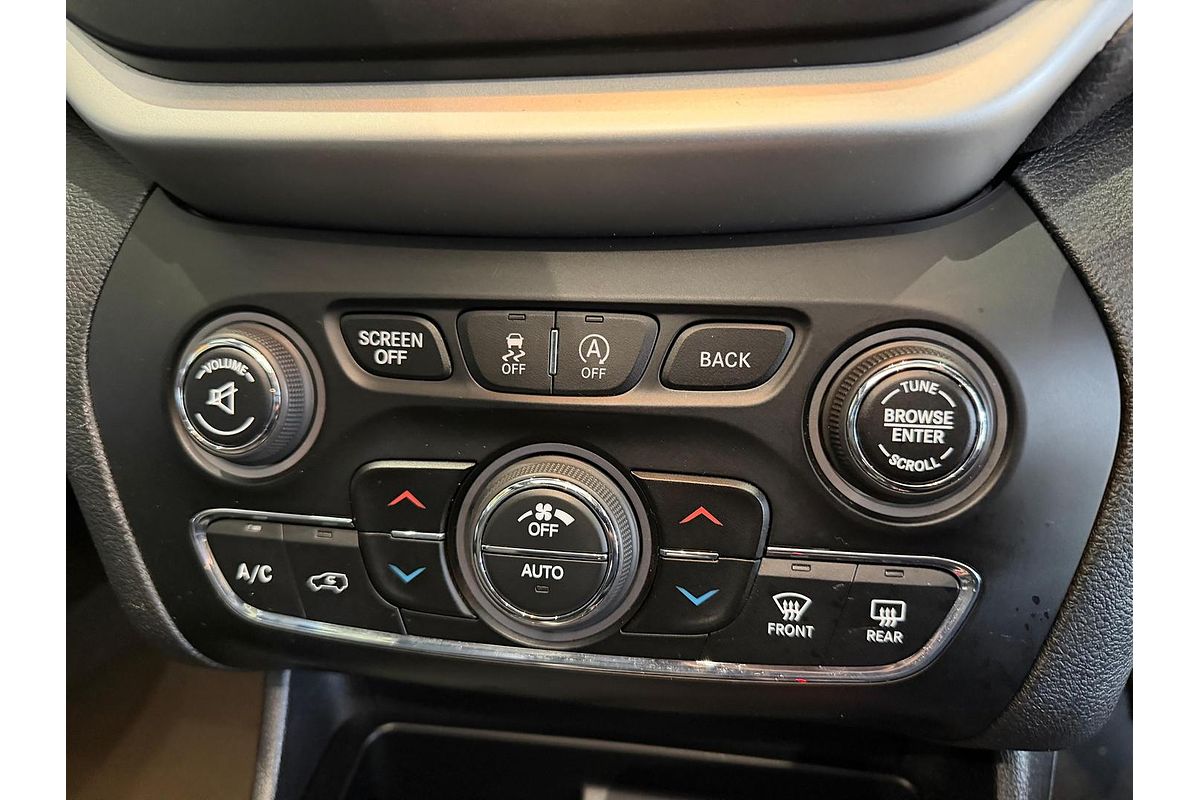 2018 Jeep Cherokee Night Eagle KL