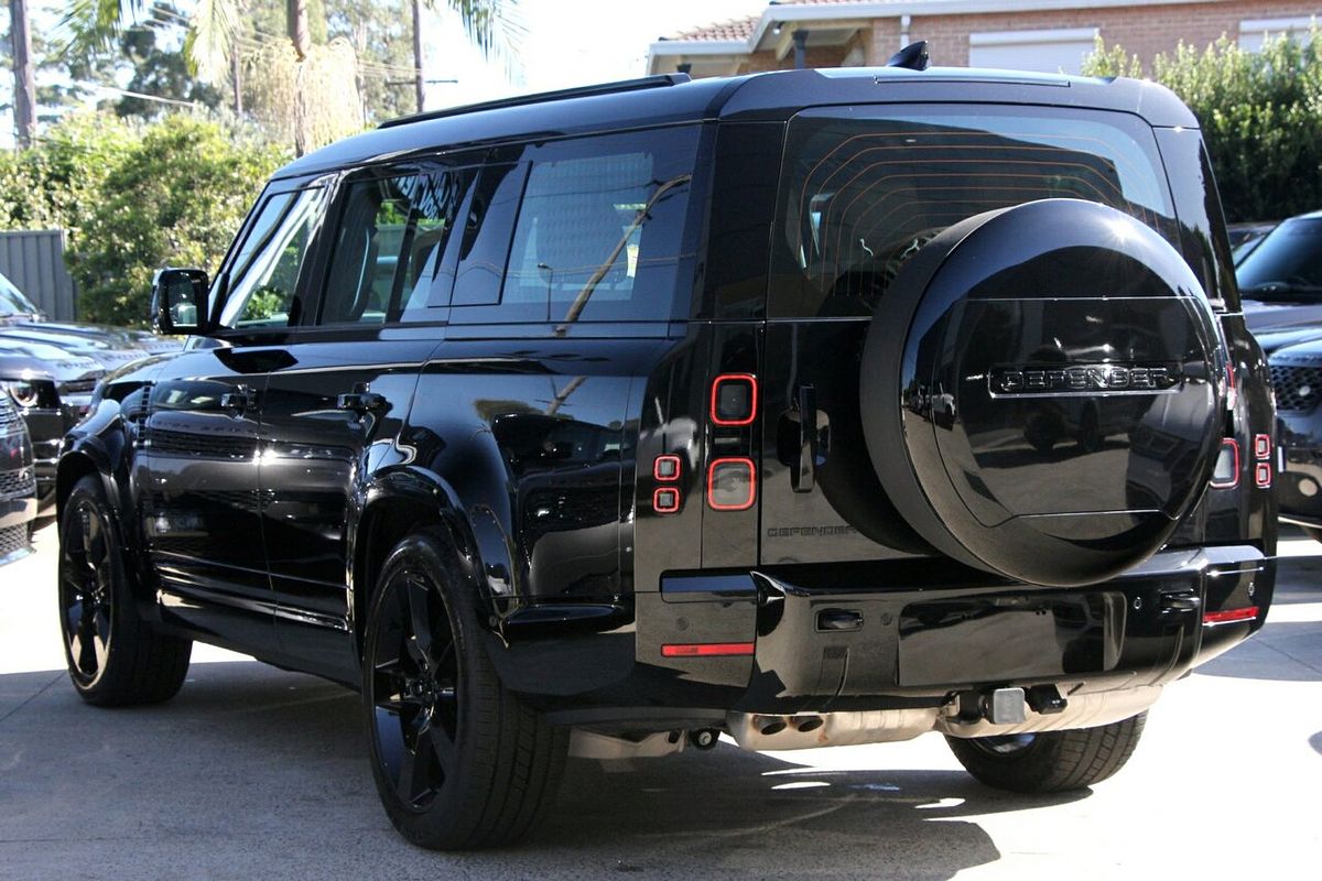 2025 Land Rover Defender 130 D350 X-Dynamic SE L663