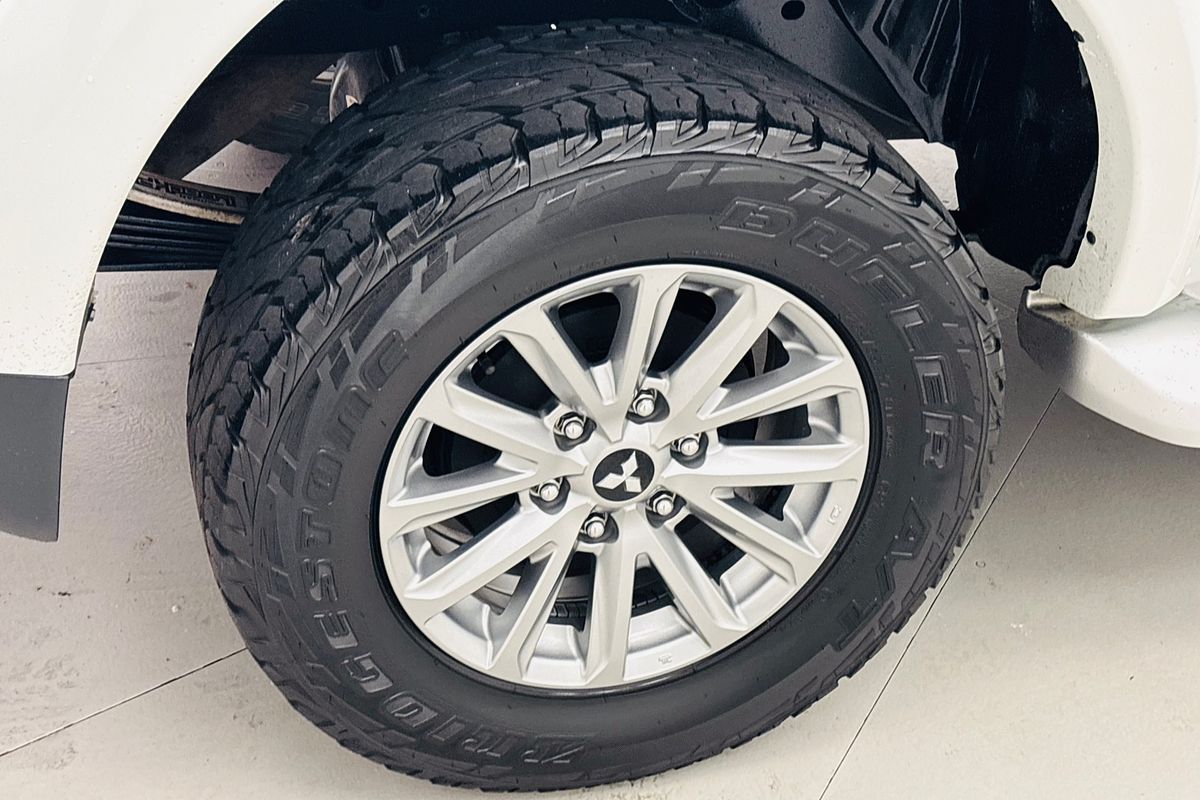 2018 Mitsubishi MQ Triton GLS 2.4L DID 6M/T 4X4 DC PU