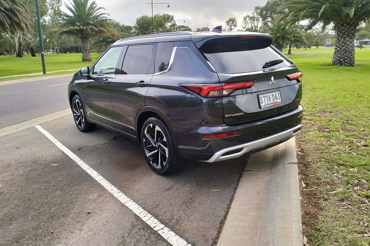 2024 Mitsubishi Outlander Exceed Tourer ZM