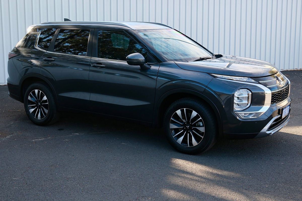 2025 Mitsubishi Outlander LS ZM