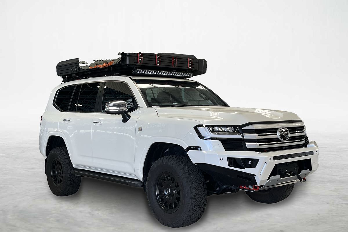 2023 Toyota Landcruiser Sahara FJA300R