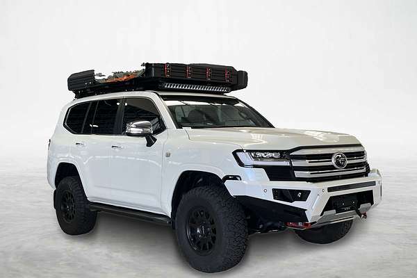 2023 Toyota Landcruiser Sahara FJA300R