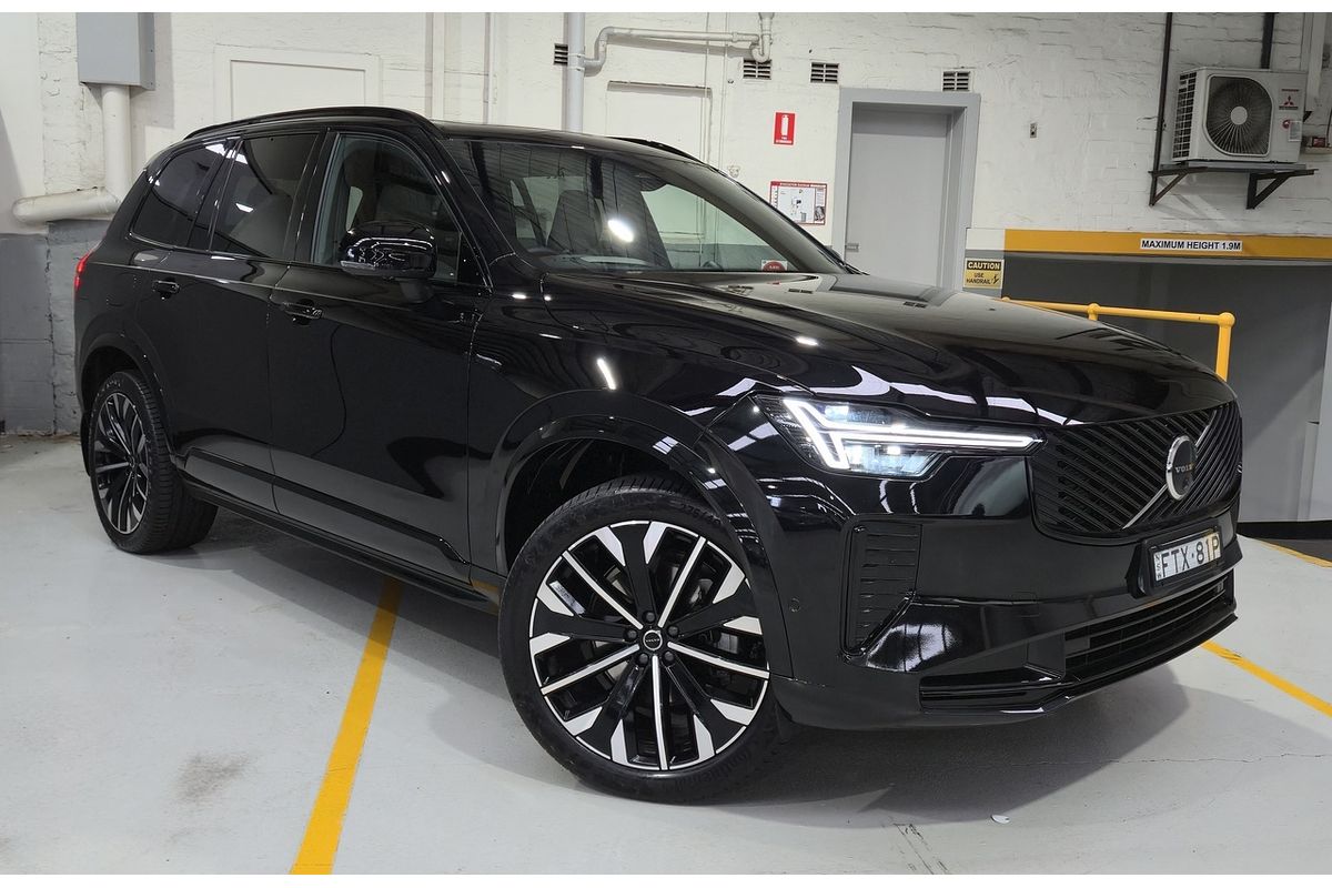 2025 Volvo XC90 Ultra B5 Dark