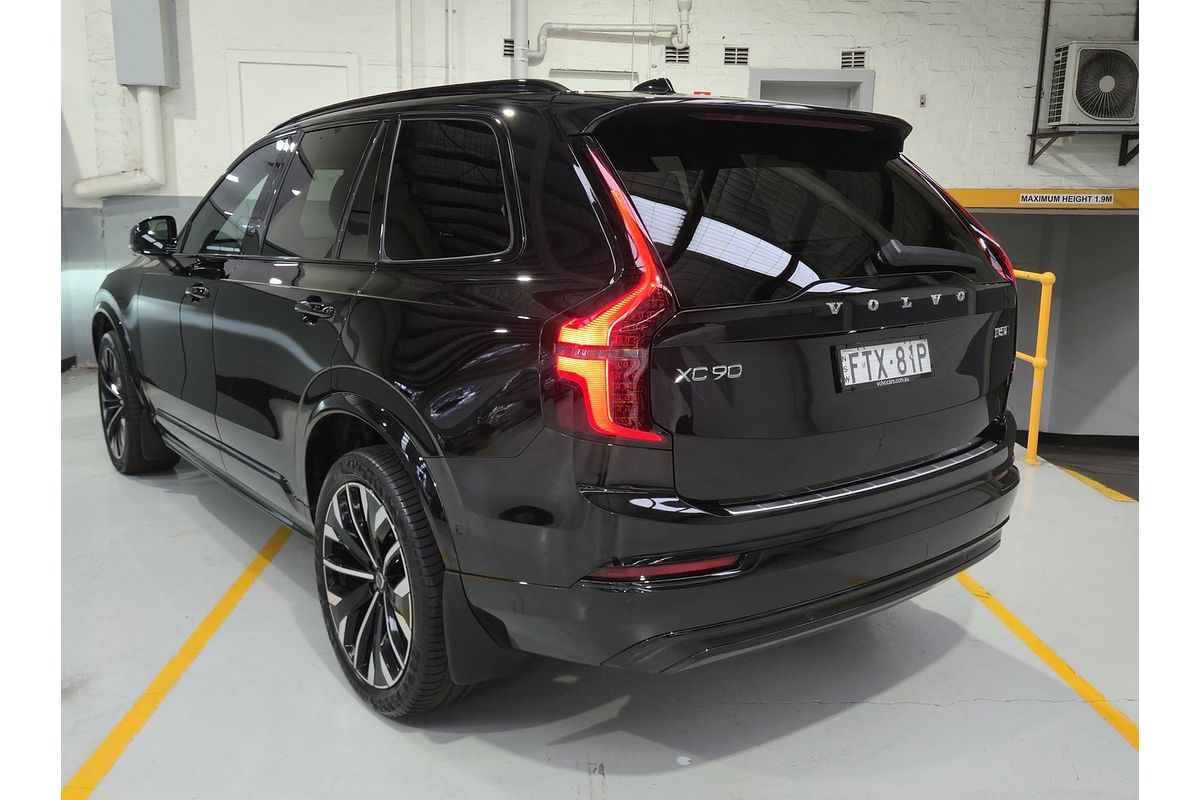 2025 Volvo XC90 Ultra B5 Dark