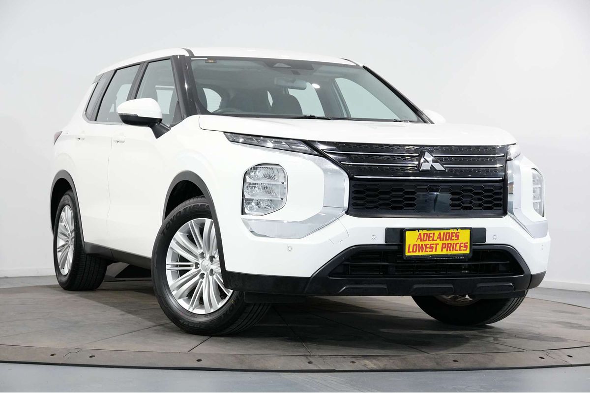 2024 Mitsubishi Outlander ES ZM