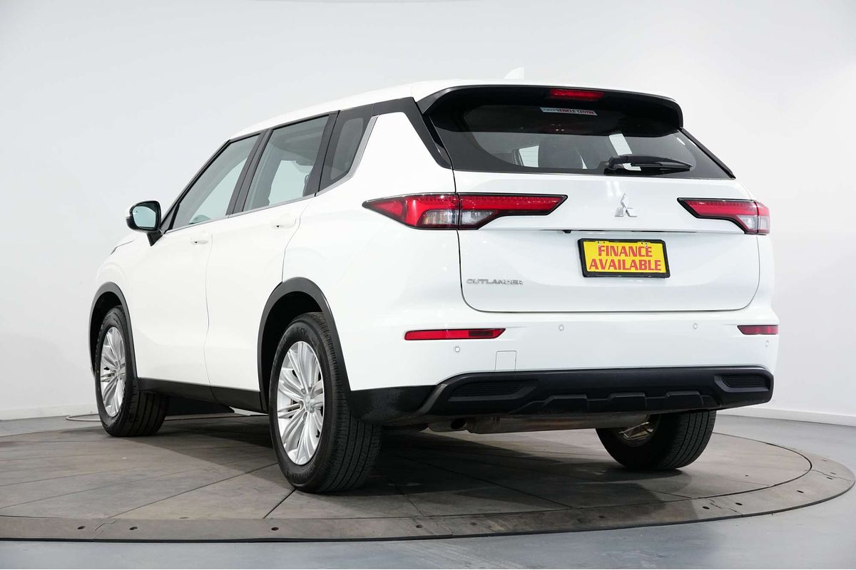 2024 Mitsubishi Outlander ES ZM