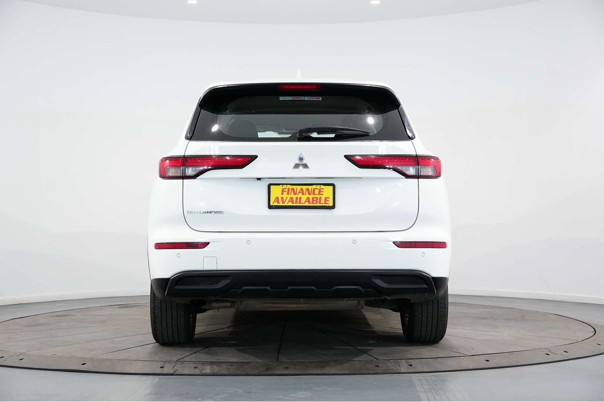 2024 Mitsubishi Outlander ES ZM