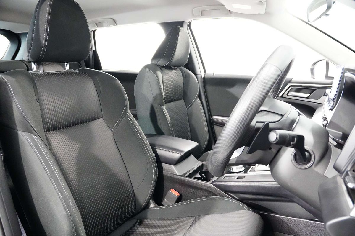 2024 Mitsubishi Outlander ES ZM