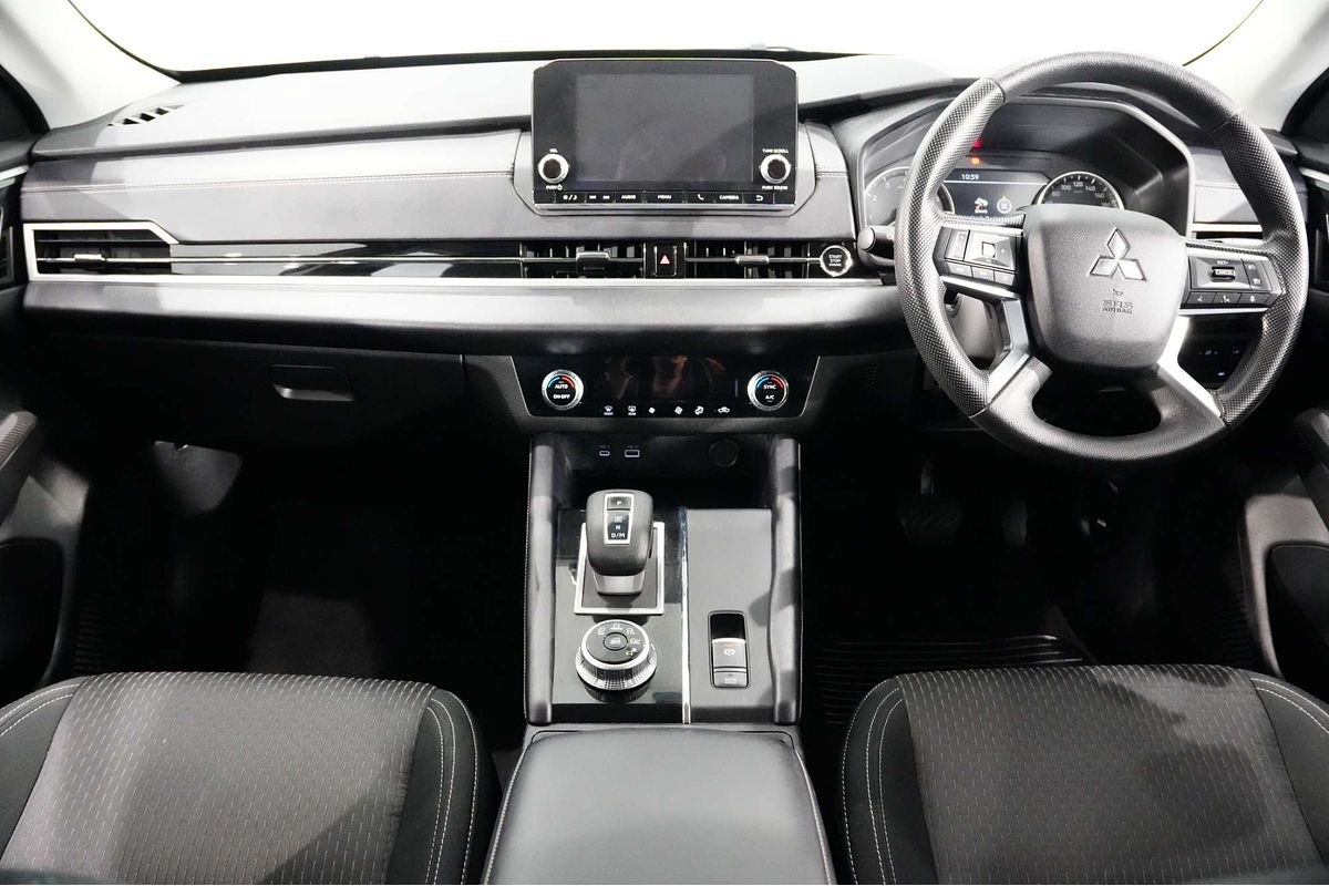 2024 Mitsubishi Outlander ES ZM