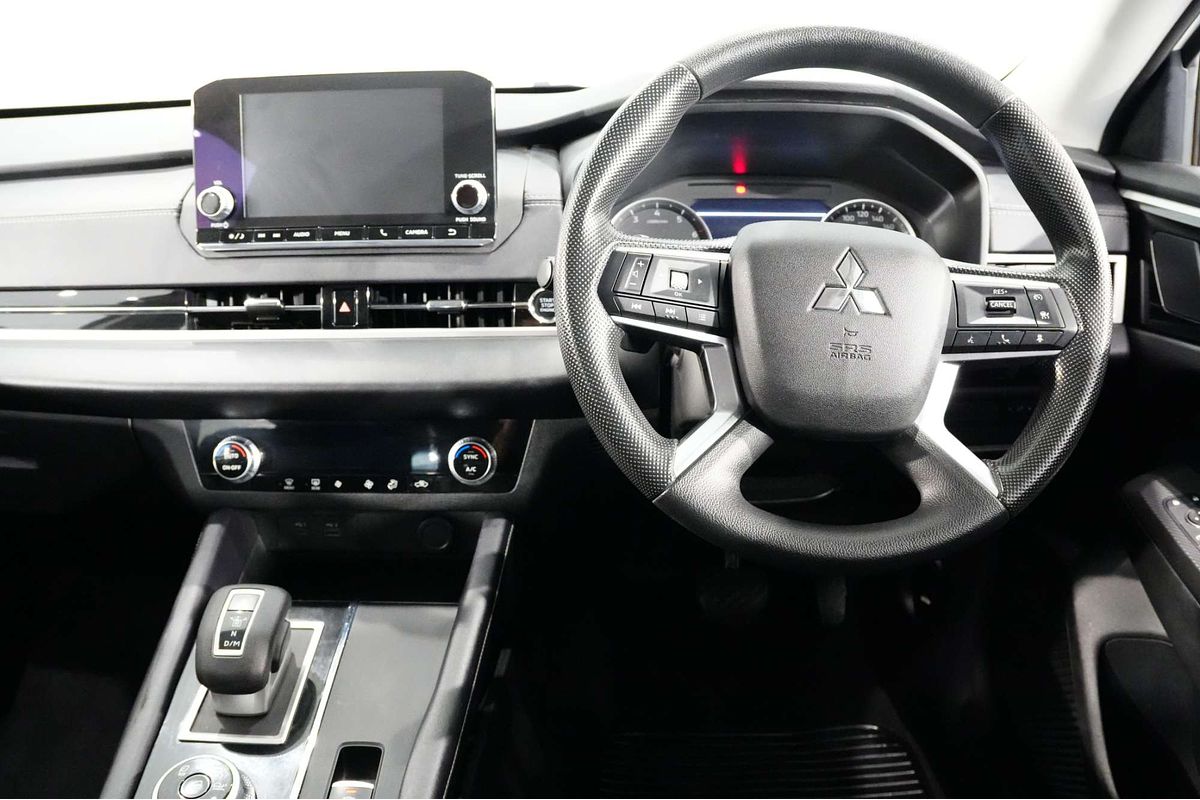 2024 Mitsubishi Outlander ES ZM