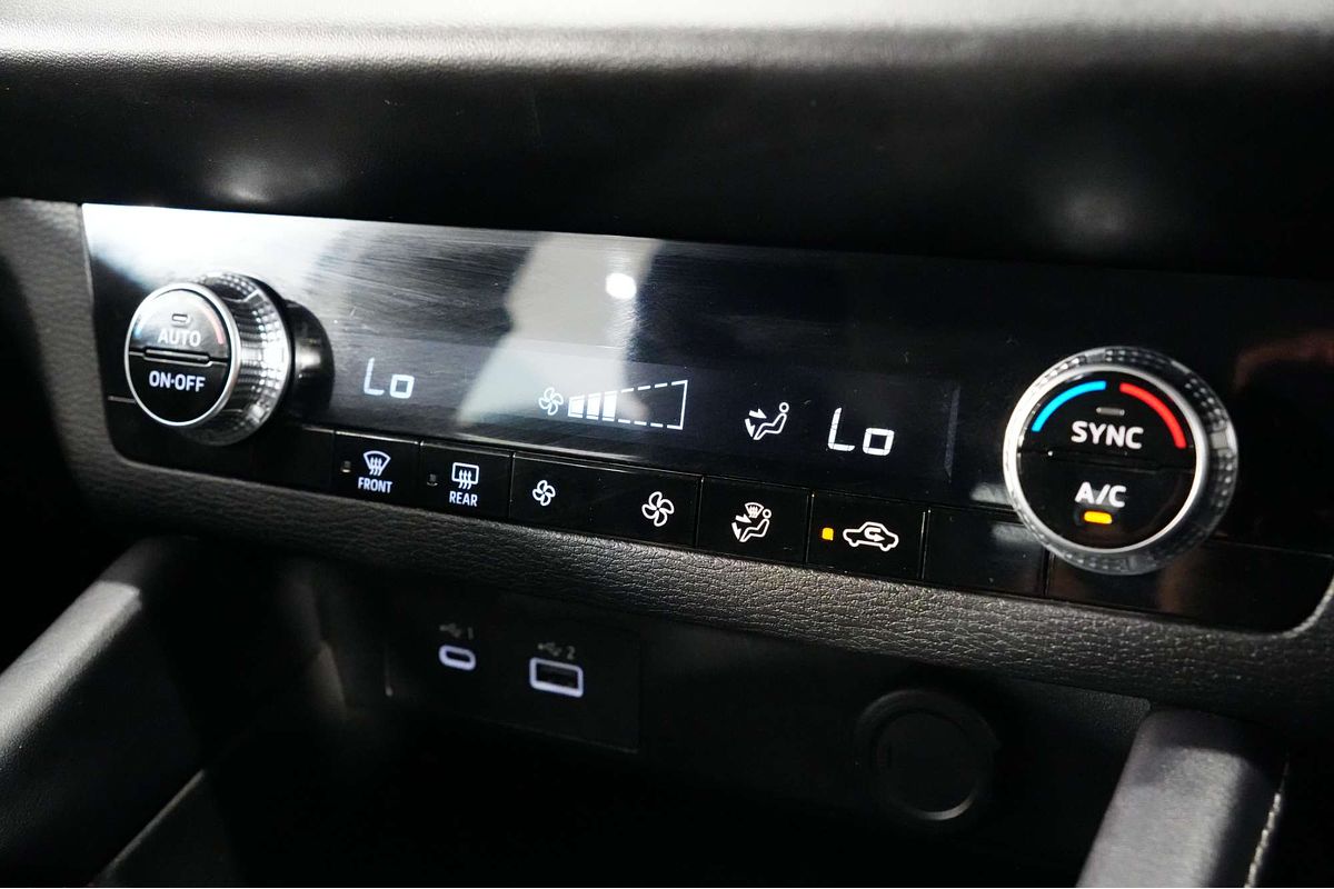 2024 Mitsubishi Outlander ES ZM