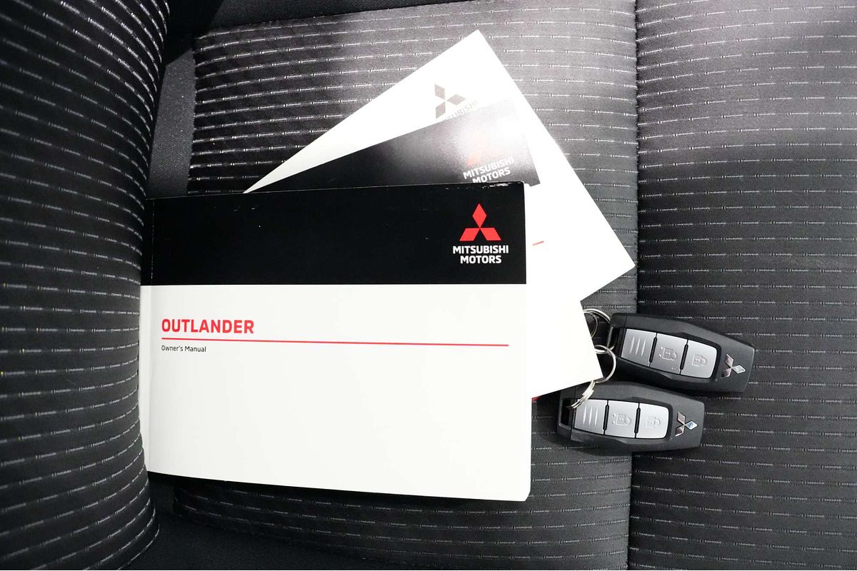 2024 Mitsubishi Outlander ES ZM