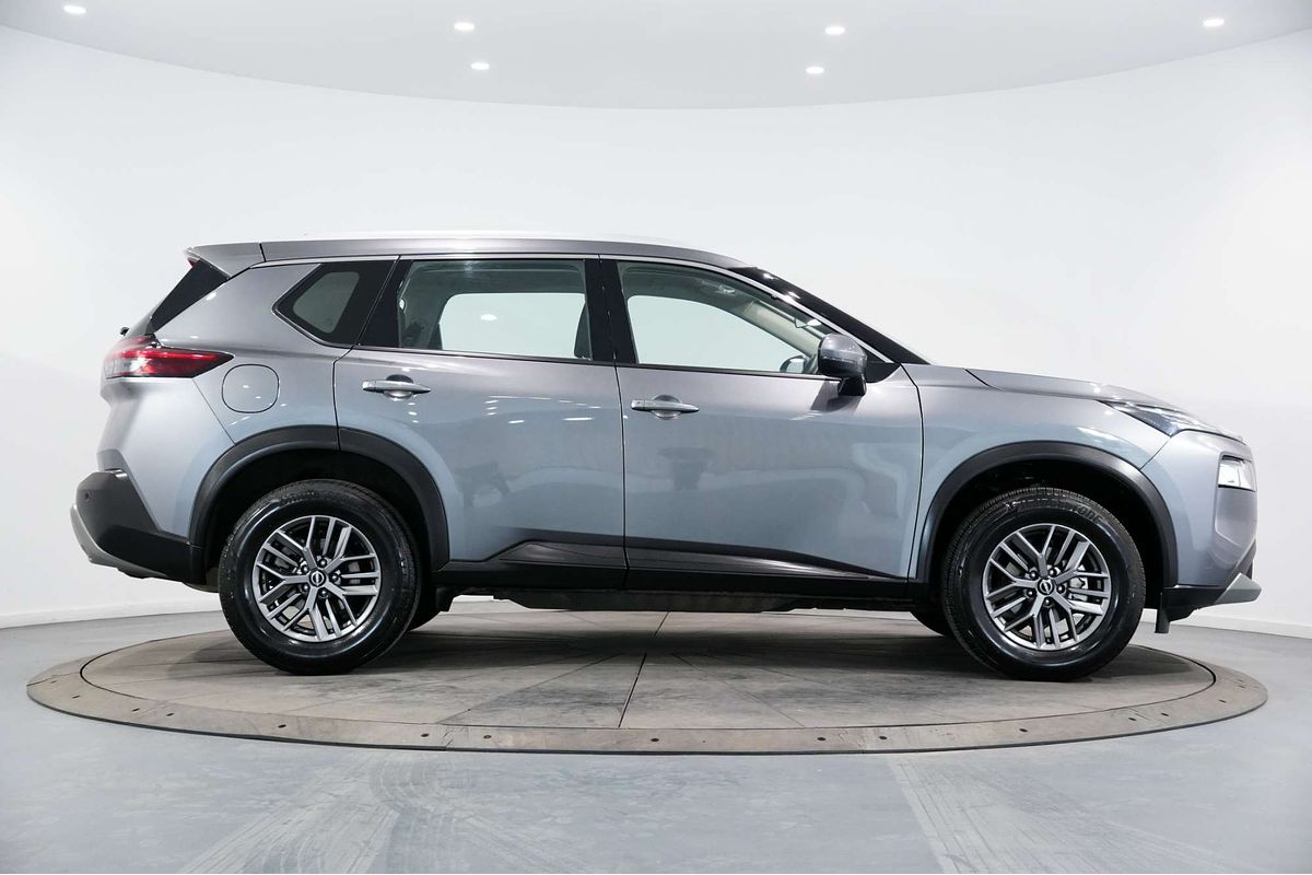 2025 Nissan X-TRAIL ST T33