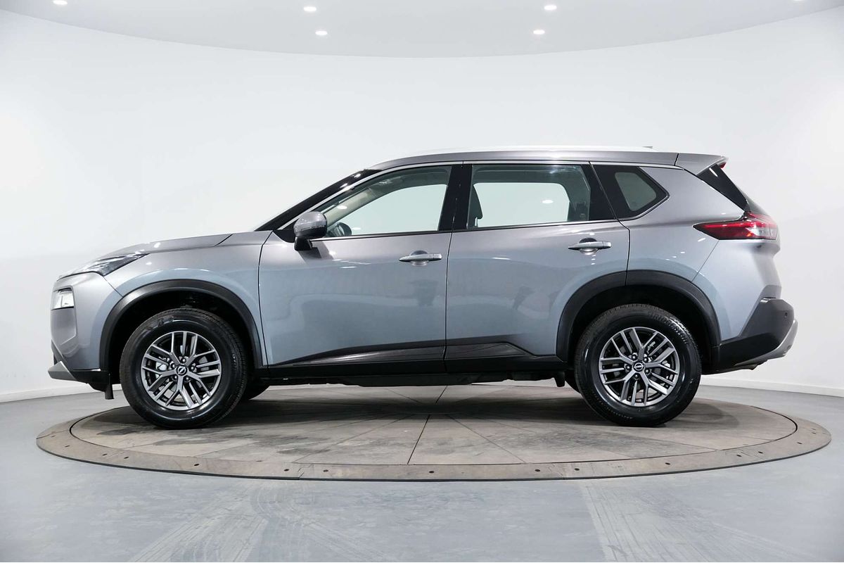 2025 Nissan X-TRAIL ST T33