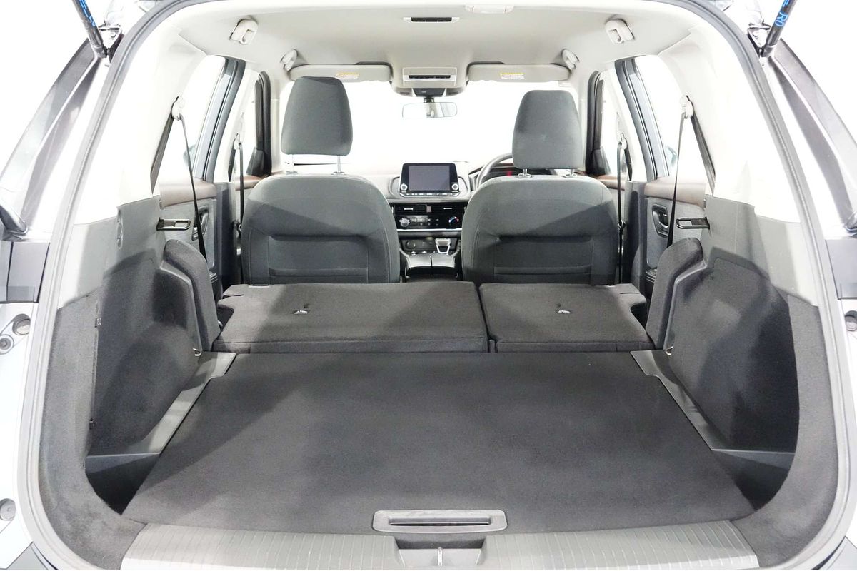 2025 Nissan X-TRAIL ST T33