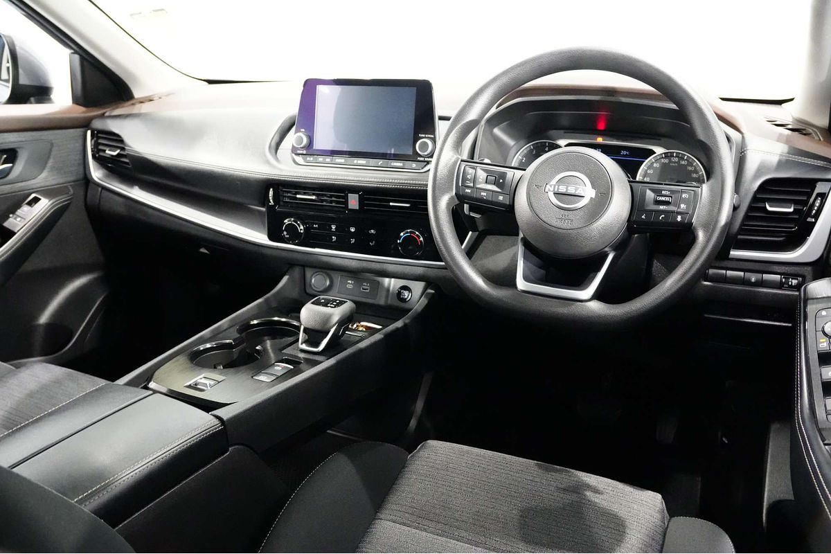 2025 Nissan X-TRAIL ST T33