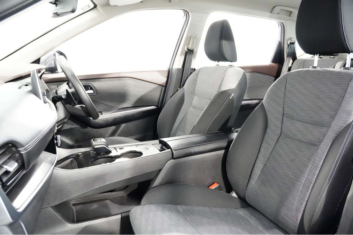 2025 Nissan X-TRAIL ST T33