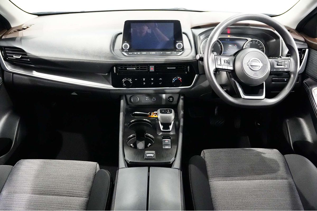 2025 Nissan X-TRAIL ST T33