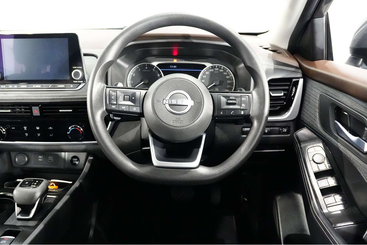 2025 Nissan X-TRAIL ST T33