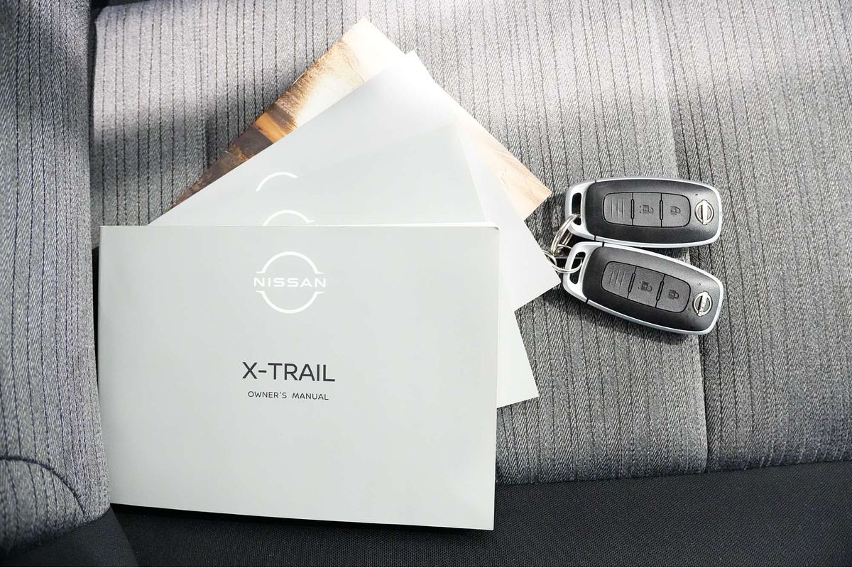 2025 Nissan X-TRAIL ST T33