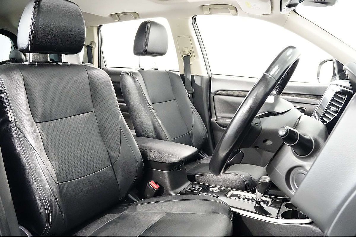 2016 Mitsubishi Outlander Exceed ZK