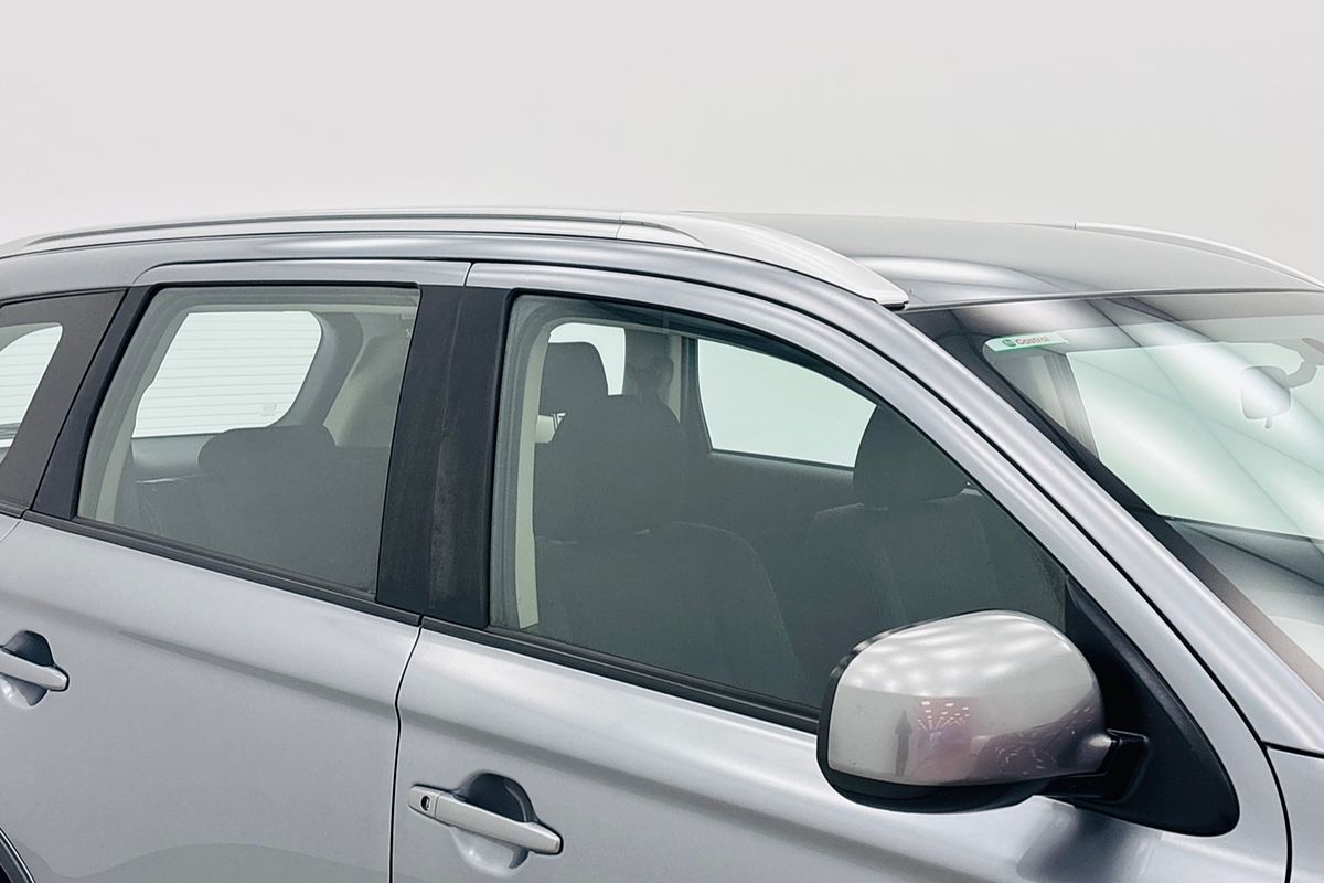 2014 Mitsubishi OUTLANDER ES (4x4) CONTINUOUS VARIABLE 4D WAGON 4CYL 