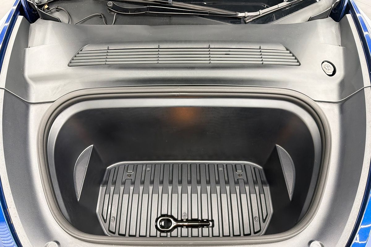 2023 Tesla Model Y Rear-Wheel Drive