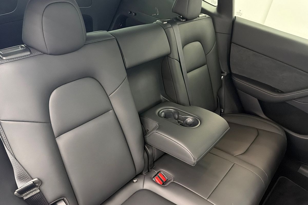 2023 Tesla Model Y Rear-Wheel Drive