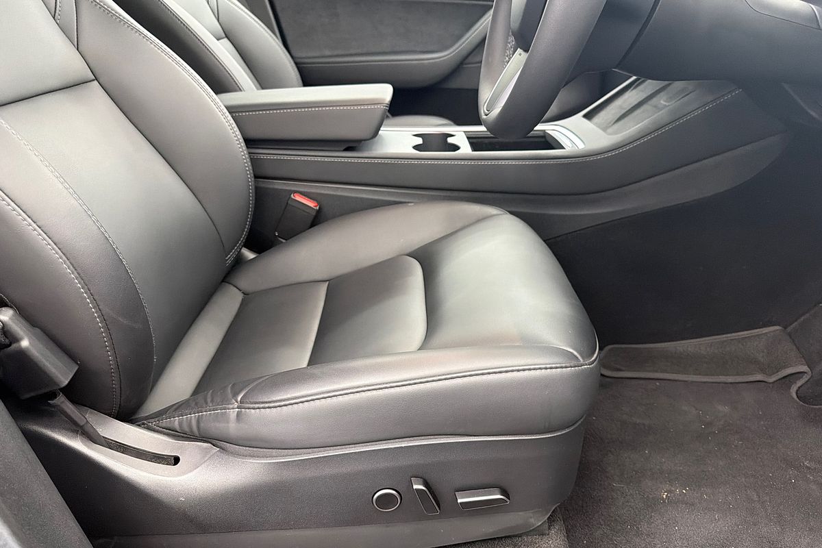 2023 Tesla Model Y Rear-Wheel Drive