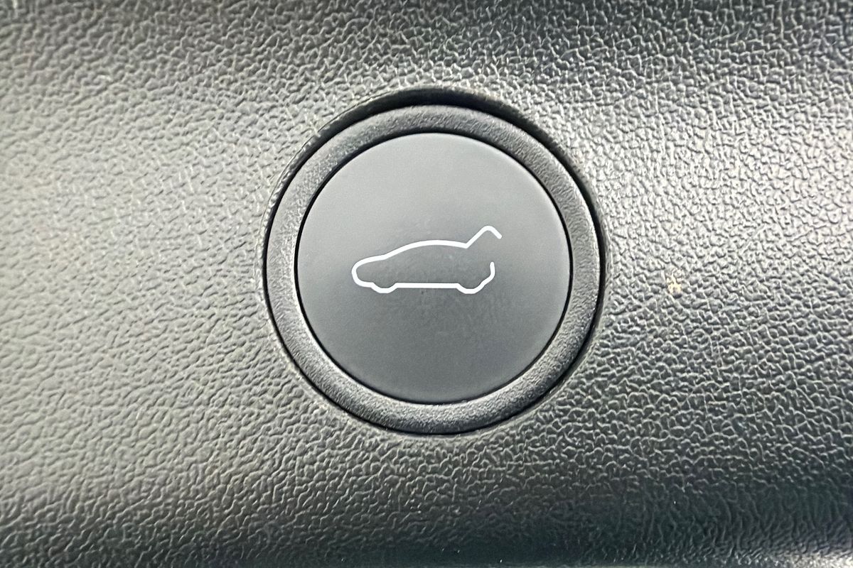 2023 Tesla Model Y Rear-Wheel Drive