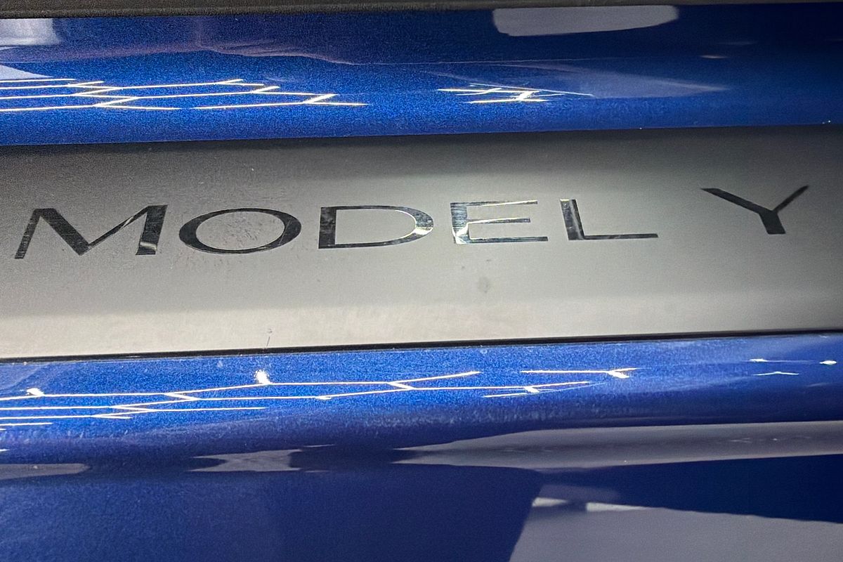 2023 Tesla Model Y Rear-Wheel Drive