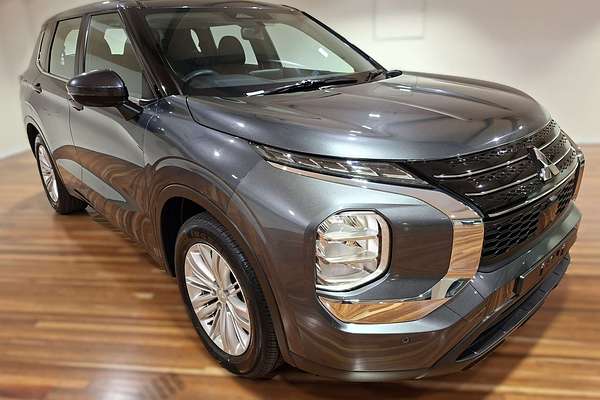 2024 Mitsubishi Outlander ES ZM