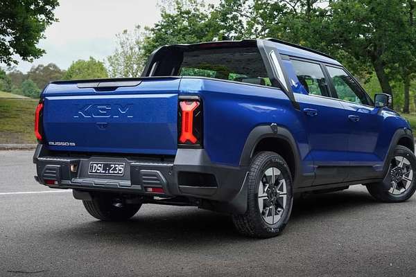 2026 KGM Musso EV AWD O100 4X4 thumb-3