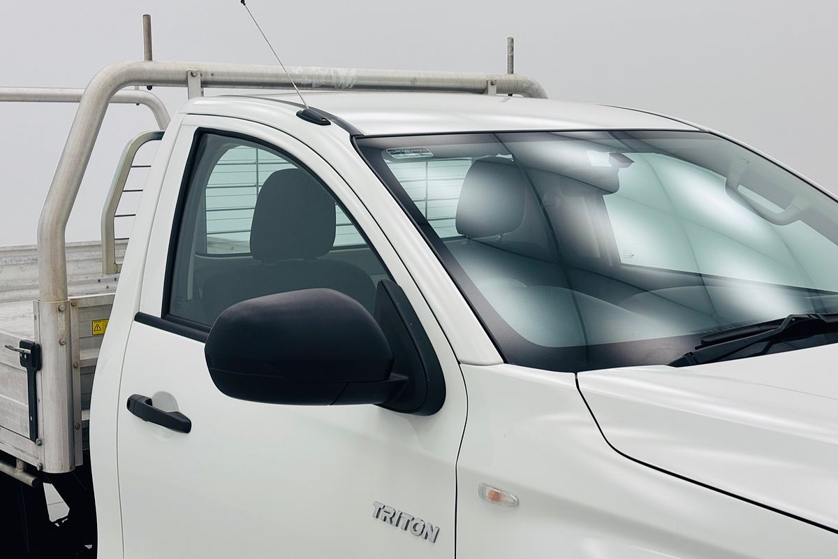 2023 Mitsubishi MR Triton GLX 2.4L D 6A/T 4X4 SC CC