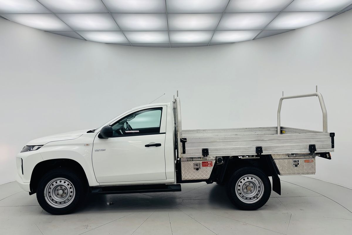 2023 Mitsubishi MR Triton GLX 2.4L D 6A/T 4X4 SC CC