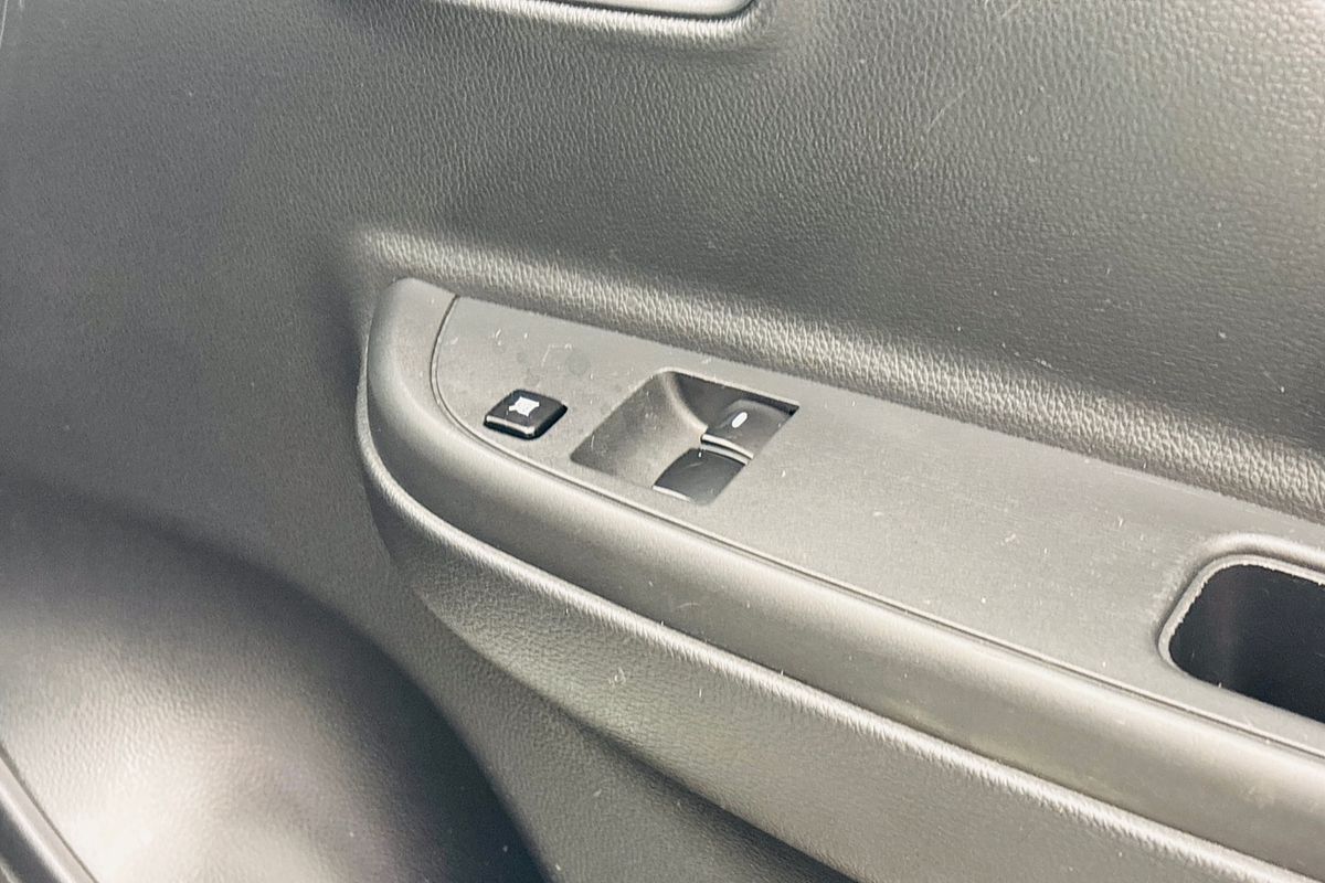 2023 Mitsubishi MR Triton GLX 2.4L D 6A/T 4X4 SC CC