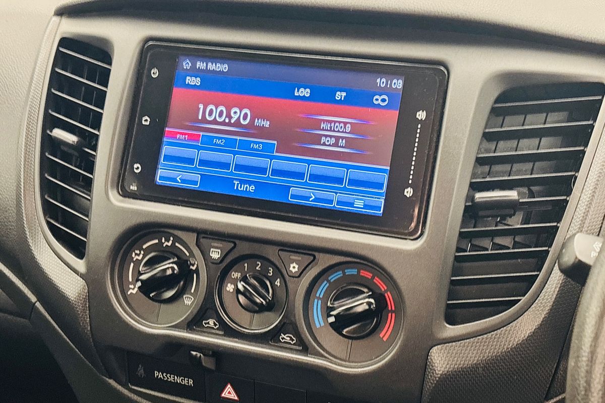 2023 Mitsubishi MR Triton GLX 2.4L D 6A/T 4X4 SC CC