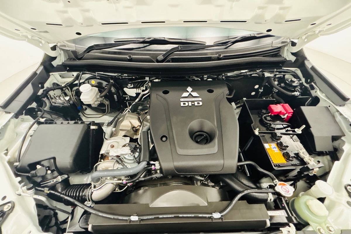 2023 Mitsubishi MR Triton GLX 2.4L D 6A/T 4X4 SC CC