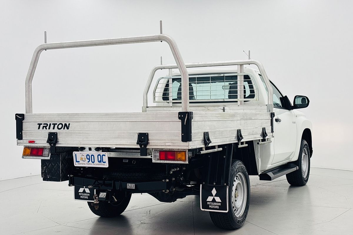 2023 Mitsubishi MR Triton GLX 2.4L D 6A/T 4X4 SC CC