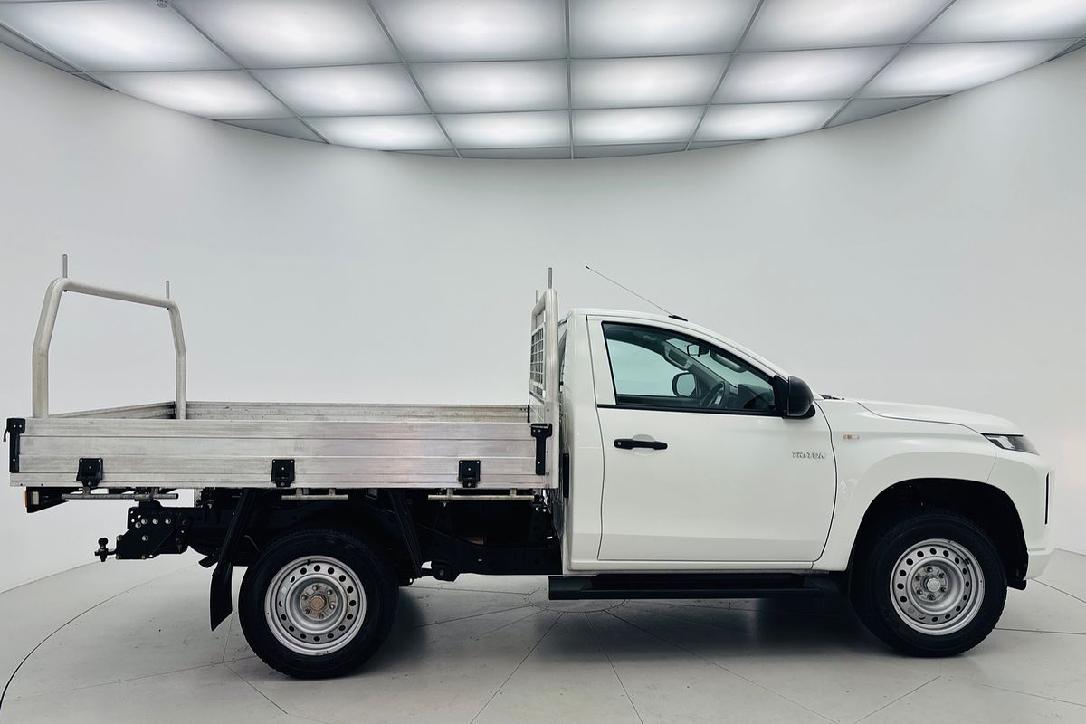 2023 Mitsubishi MR Triton GLX 2.4L D 6A/T 4X4 SC CC