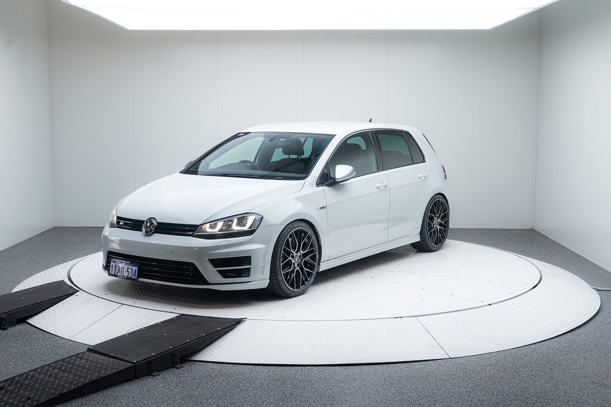 2016 Volkswagen Golf R 7