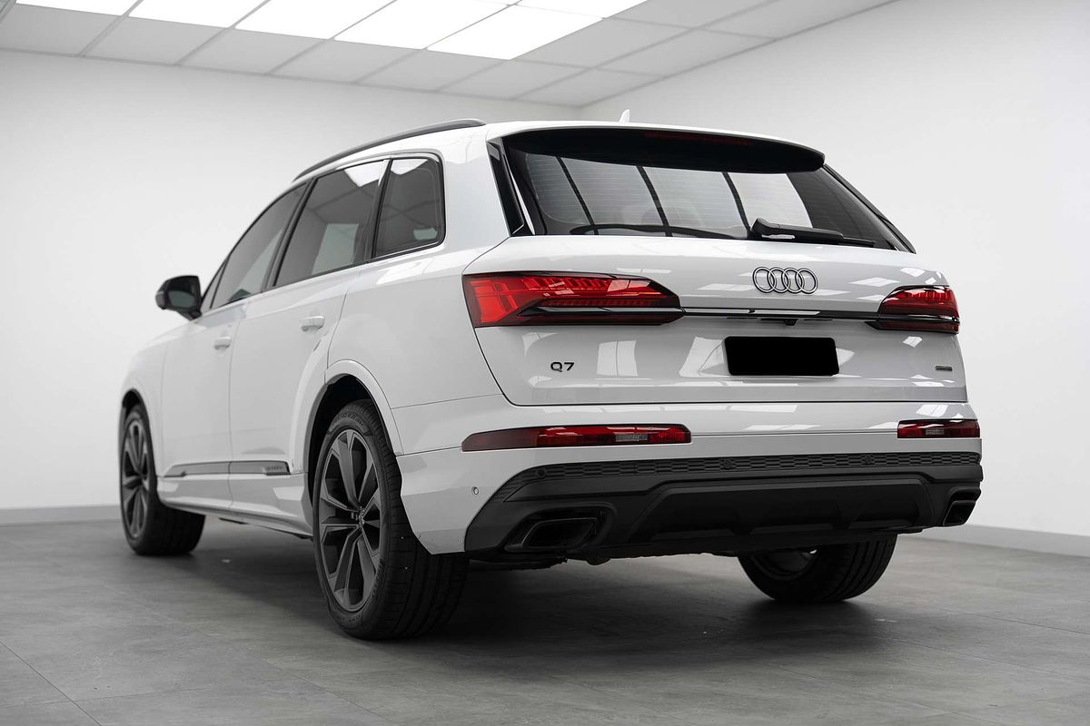 2025 Audi Q7 45 TFSI 4M